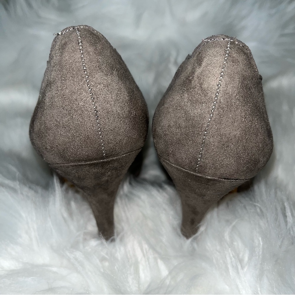 Chinese Laundry Savvy Suede Pointed Toe Pumps | Parisian Chic Heels - Picture 9 of 10